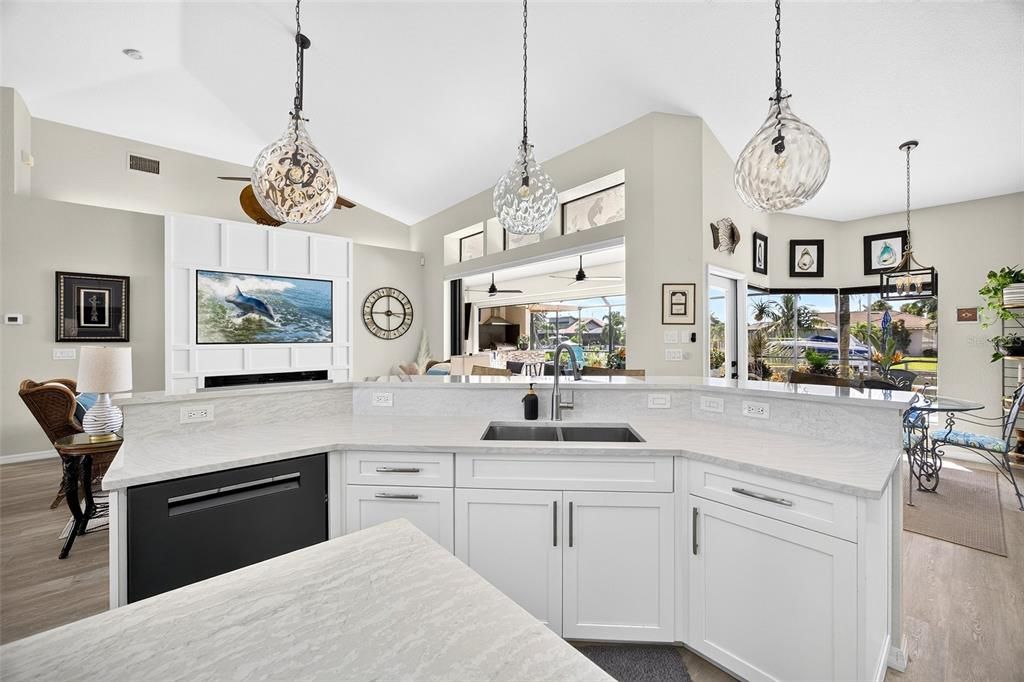 For Sale: $1,250,000 (4 beds, 2 baths, 2757 Square Feet)