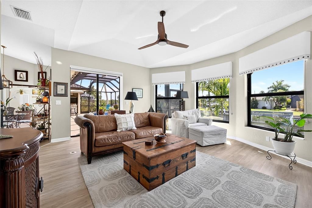 For Sale: $1,250,000 (4 beds, 2 baths, 2757 Square Feet)