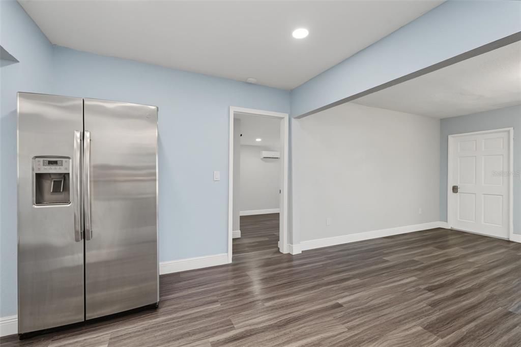 For Sale: $280,000 (3 beds, 2 baths, 1396 Square Feet)