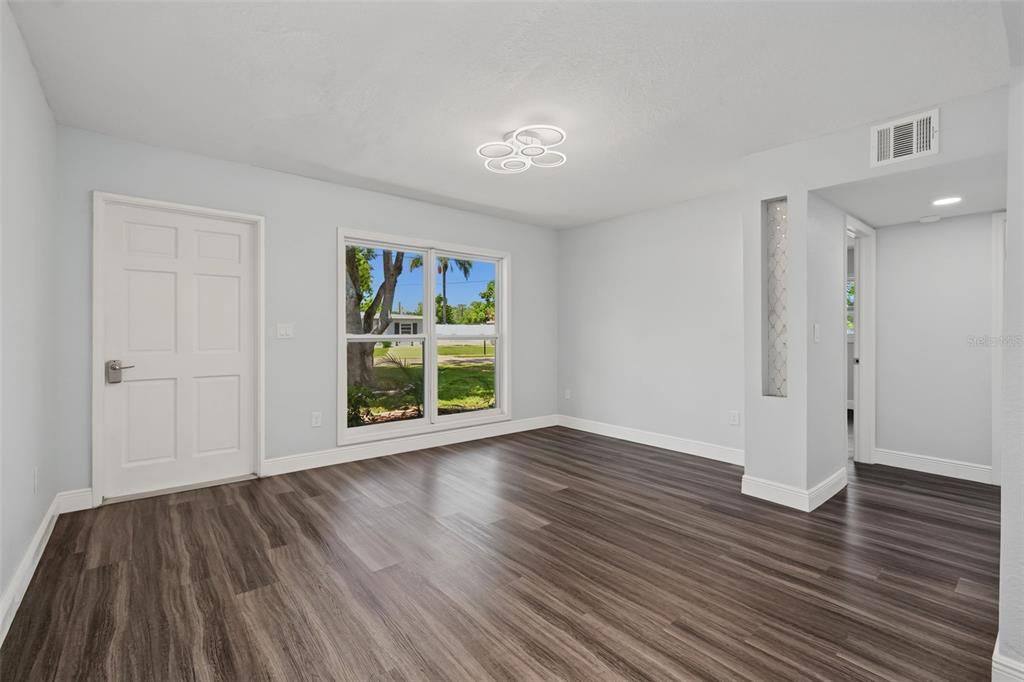 For Sale: $280,000 (3 beds, 2 baths, 1396 Square Feet)