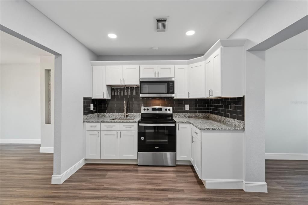 For Sale: $280,000 (3 beds, 2 baths, 1396 Square Feet)