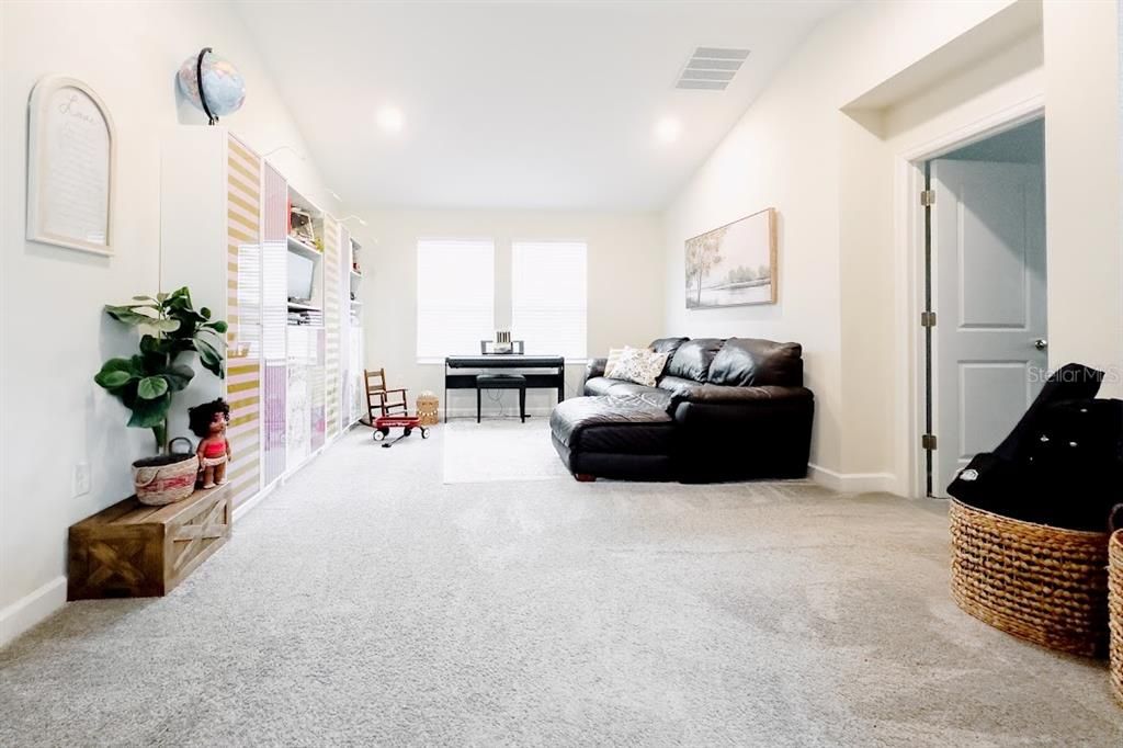 For Sale: $560,000 (4 beds, 3 baths, 2502 Square Feet)