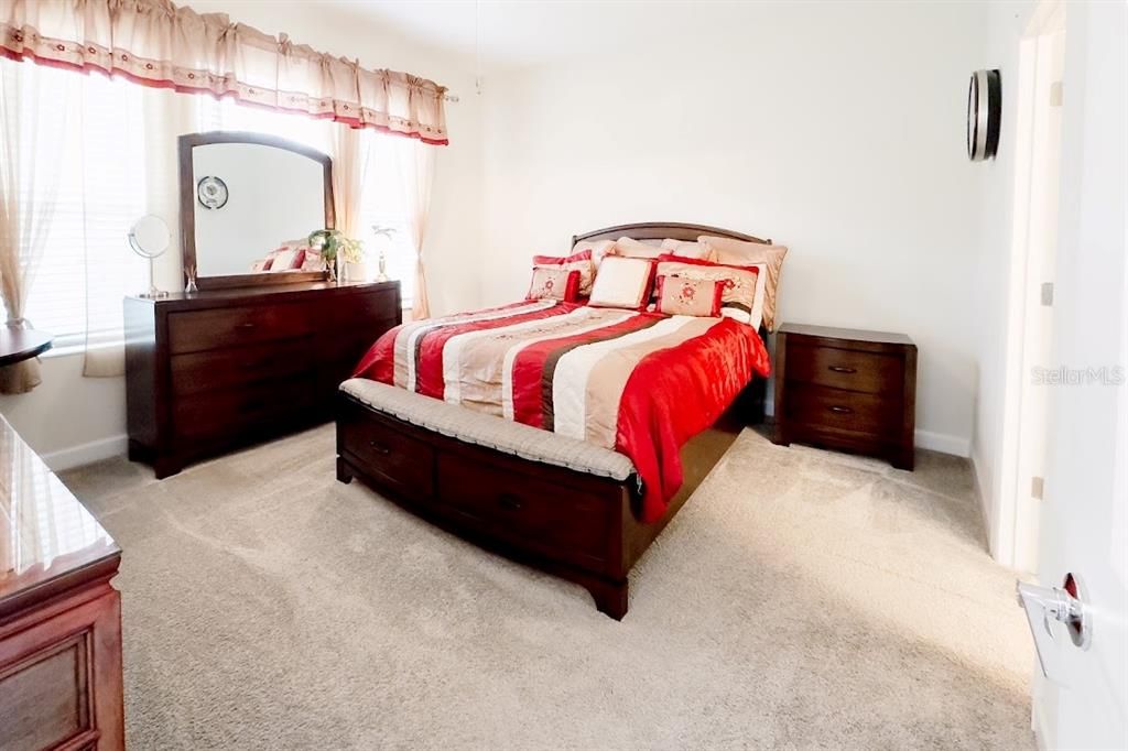 For Sale: $560,000 (4 beds, 3 baths, 2502 Square Feet)