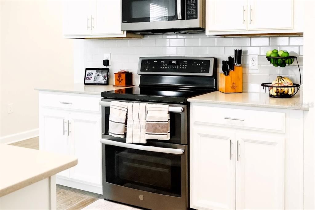 For Sale: $560,000 (4 beds, 3 baths, 2502 Square Feet)