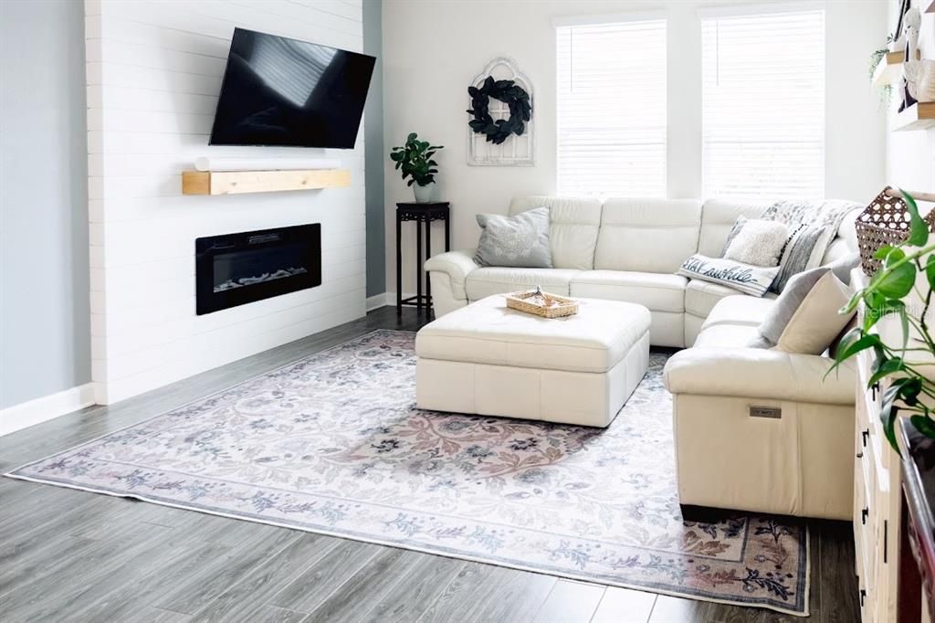 For Sale: $560,000 (4 beds, 3 baths, 2502 Square Feet)