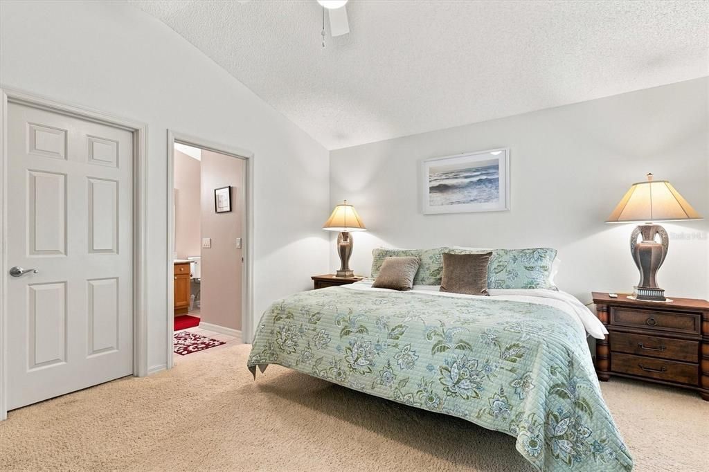For Sale: $394,000 (3 beds, 2 baths, 1368 Square Feet)