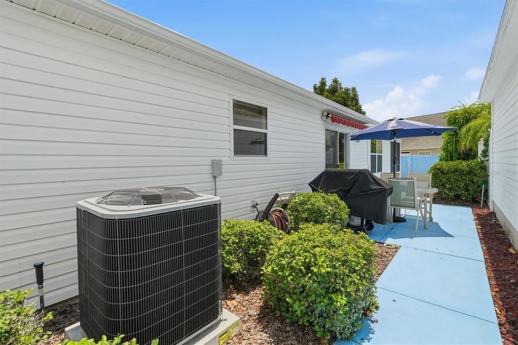 For Sale: $394,000 (3 beds, 2 baths, 1368 Square Feet)