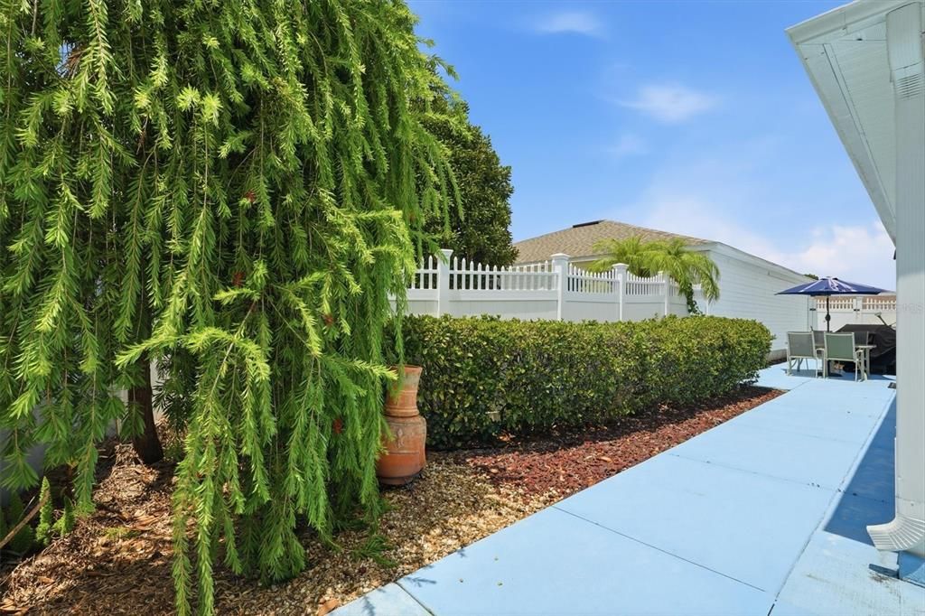 For Sale: $394,000 (3 beds, 2 baths, 1368 Square Feet)