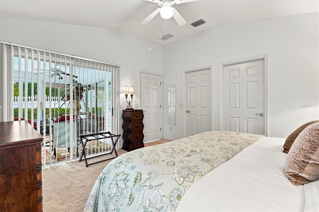 For Sale: $394,000 (3 beds, 2 baths, 1368 Square Feet)
