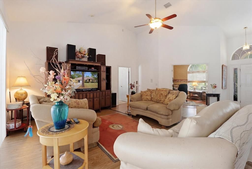 For Sale: $369,000 (3 beds, 2 baths, 2176 Square Feet)