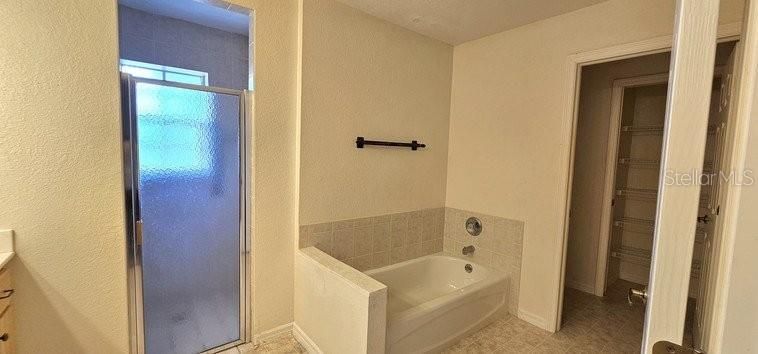For Rent: $2,200 (3 beds, 2 baths, 1659 Square Feet)