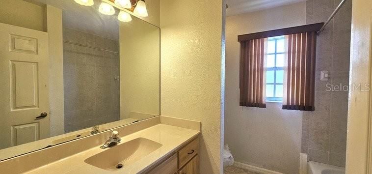 For Rent: $2,200 (3 beds, 2 baths, 1659 Square Feet)
