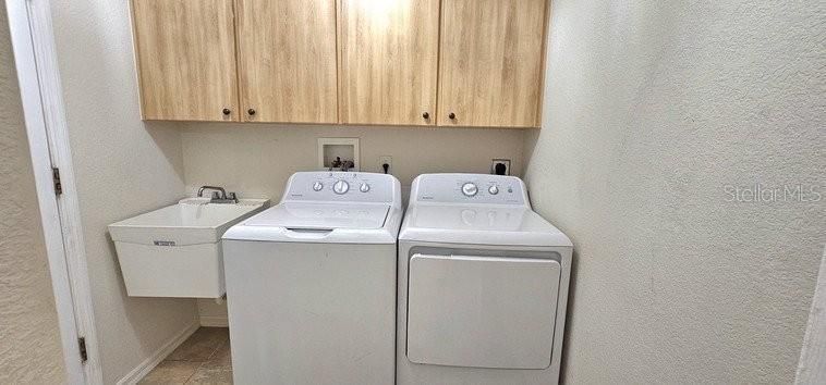 For Rent: $2,200 (3 beds, 2 baths, 1659 Square Feet)