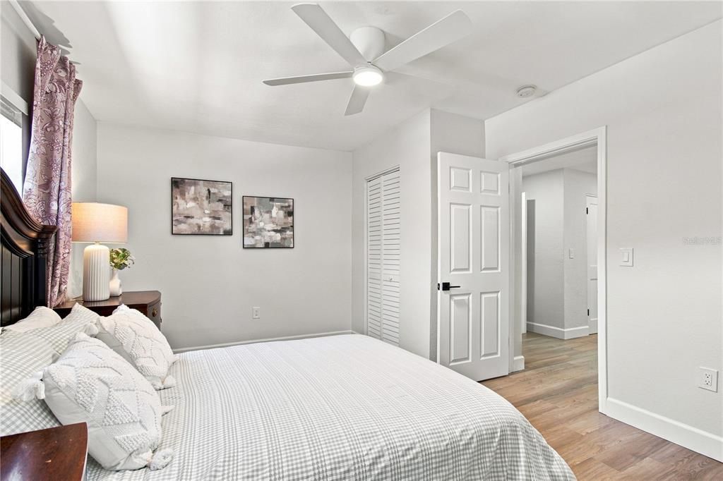 Active With Contract: $460,000 (3 beds, 2 baths, 1587 Square Feet)