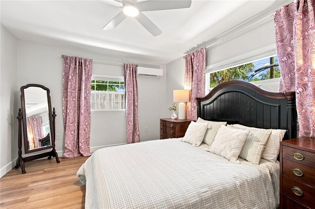 Active With Contract: $460,000 (3 beds, 2 baths, 1587 Square Feet)