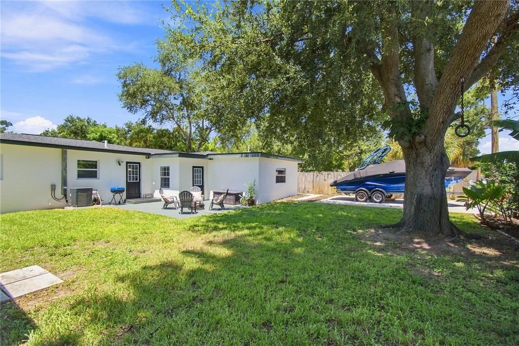 Active With Contract: $460,000 (3 beds, 2 baths, 1587 Square Feet)