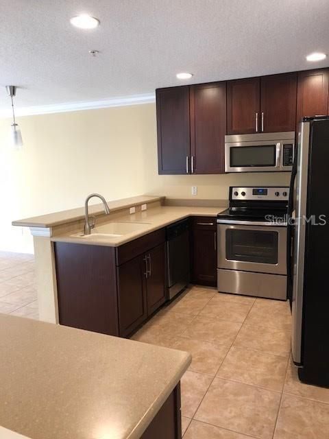 For Rent: $1,950 (3 beds, 2 baths, 1468 Square Feet)