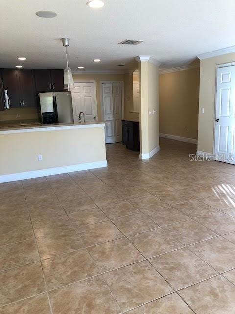For Rent: $1,950 (3 beds, 2 baths, 1468 Square Feet)