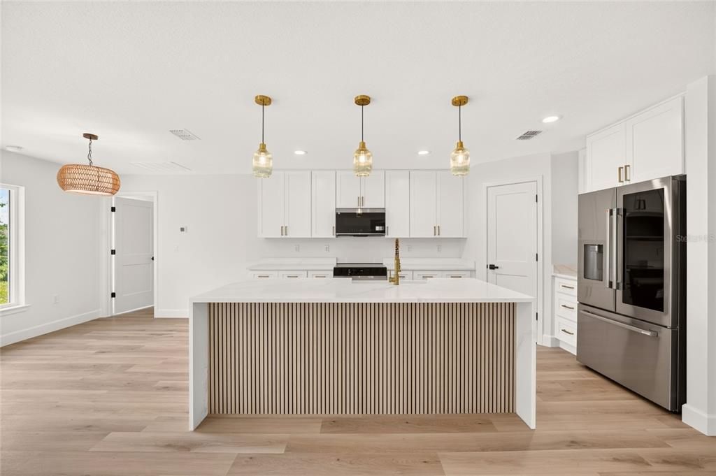 For Sale: $319,900 (4 beds, 2 baths, 1863 Square Feet)