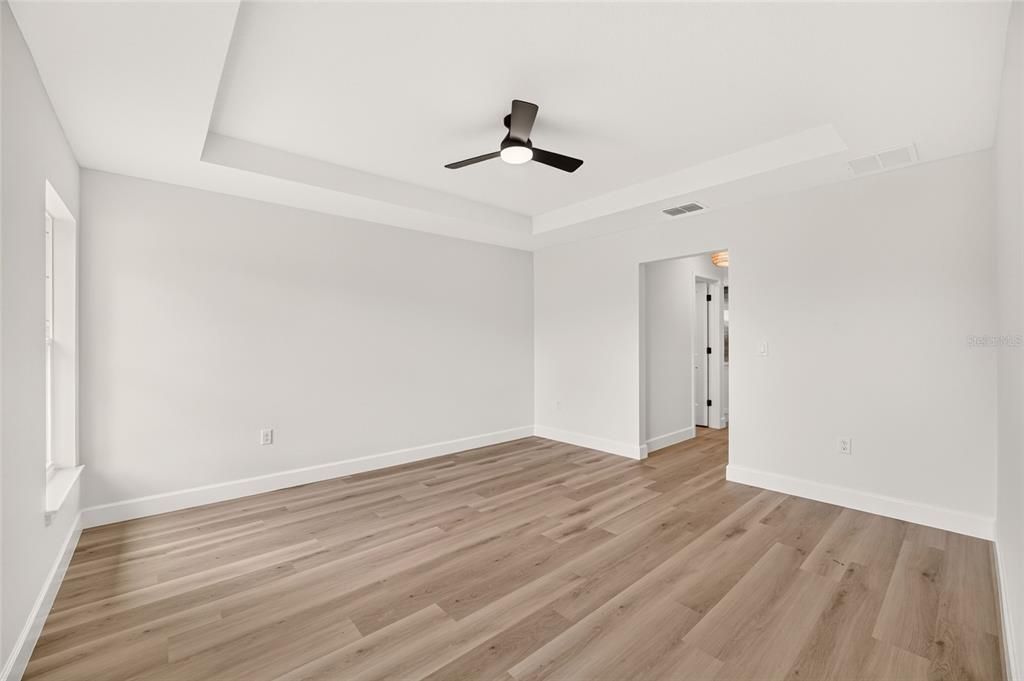 For Sale: $319,900 (4 beds, 2 baths, 1863 Square Feet)
