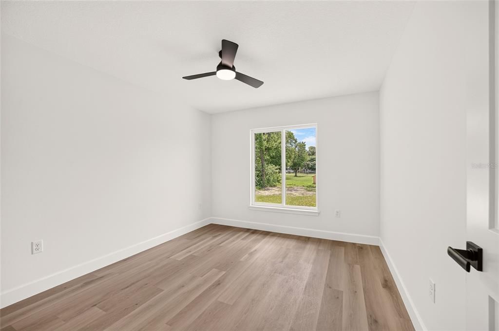 For Sale: $319,900 (4 beds, 2 baths, 1863 Square Feet)