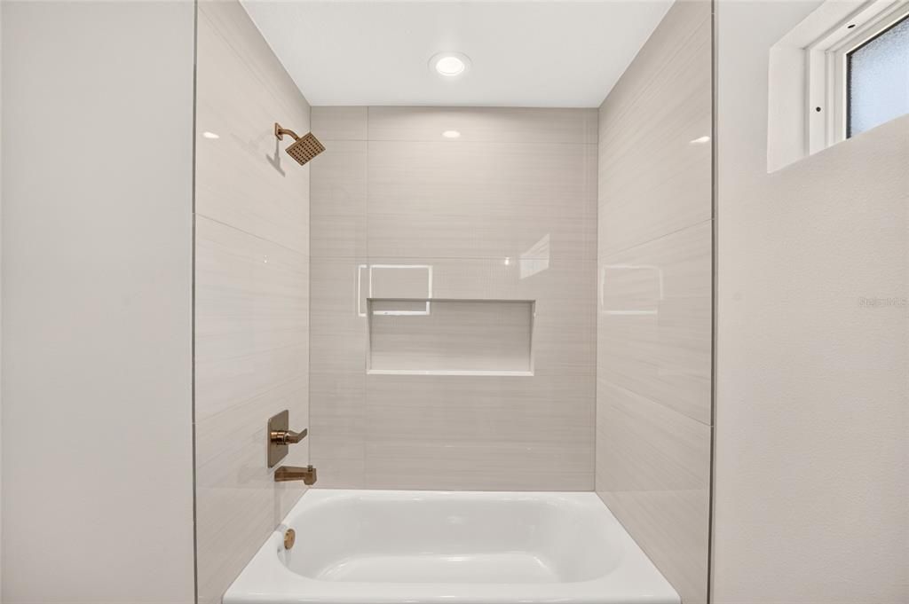 For Sale: $319,900 (4 beds, 2 baths, 1863 Square Feet)