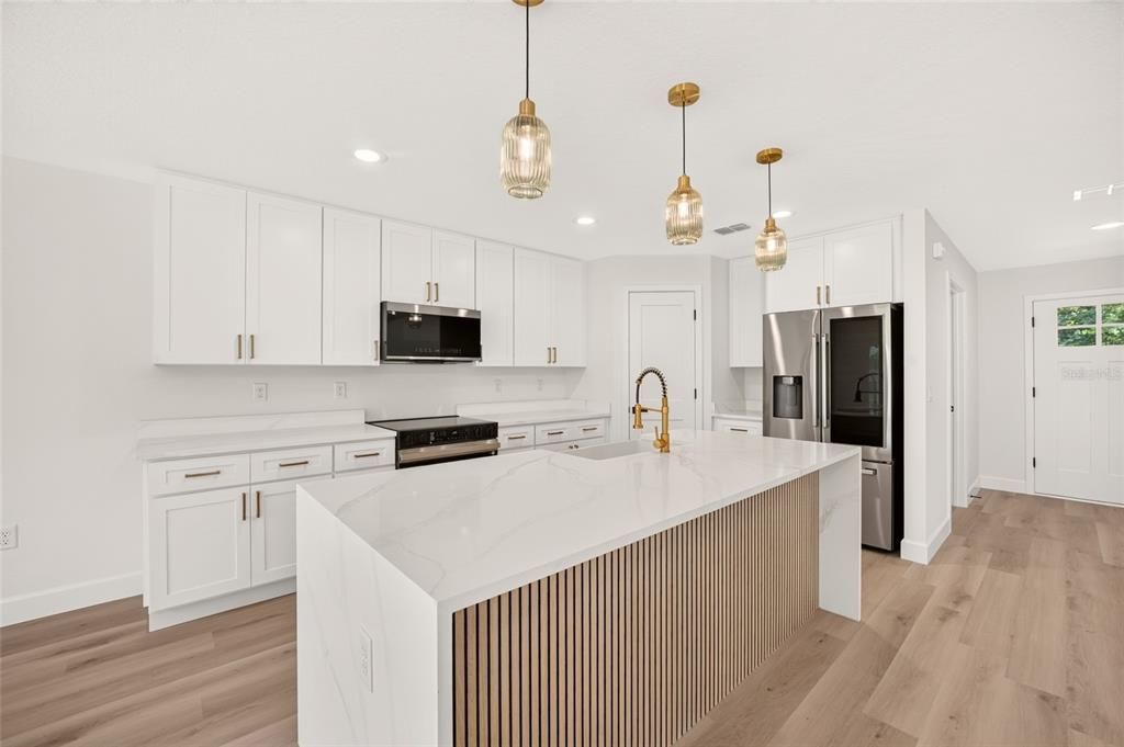 For Sale: $319,900 (4 beds, 2 baths, 1863 Square Feet)