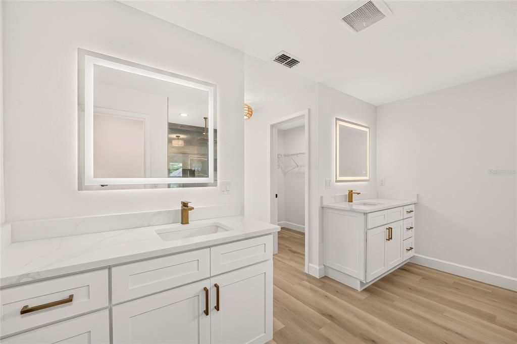 For Sale: $319,900 (4 beds, 2 baths, 1863 Square Feet)