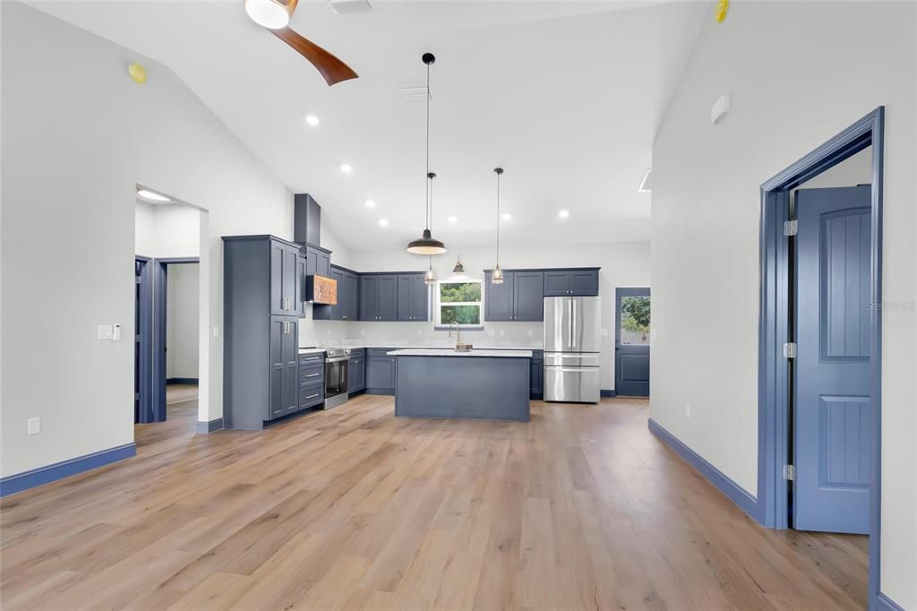 For Sale: $540,000 (3 beds, 2 baths, 1410 Square Feet)