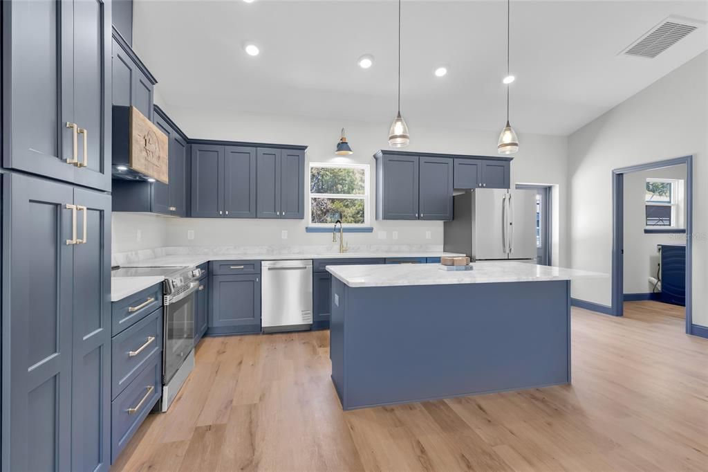 For Sale: $540,000 (3 beds, 2 baths, 1410 Square Feet)