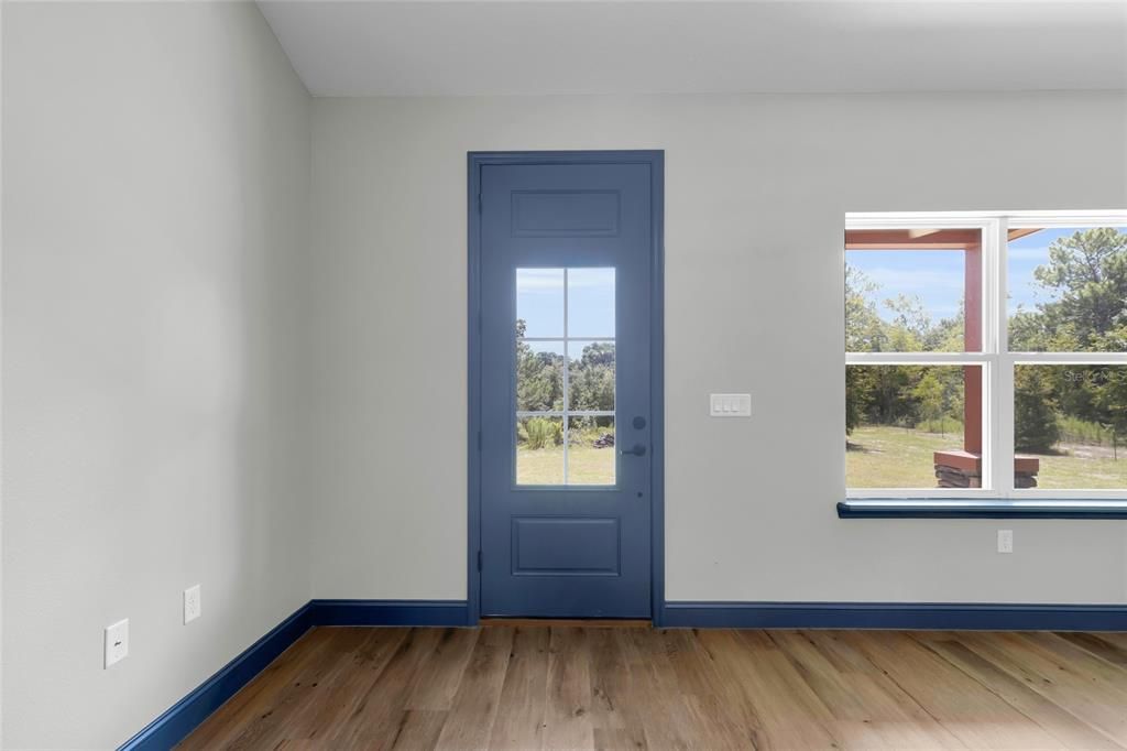 For Sale: $540,000 (3 beds, 2 baths, 1410 Square Feet)