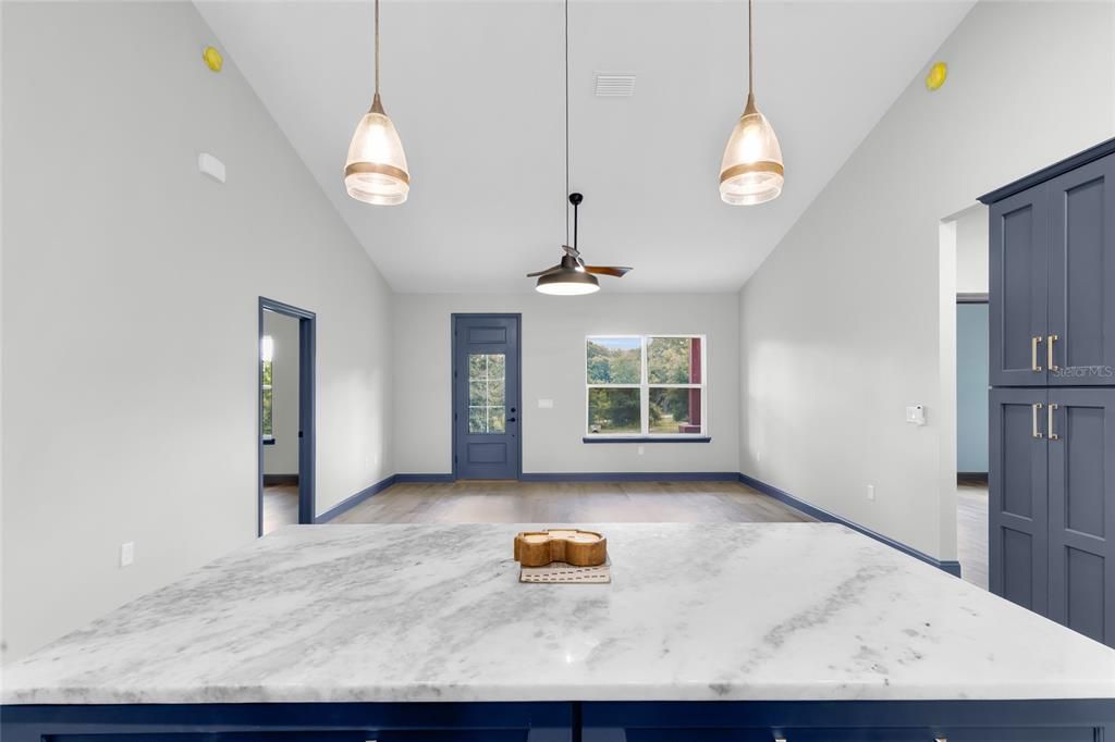 For Sale: $540,000 (3 beds, 2 baths, 1410 Square Feet)