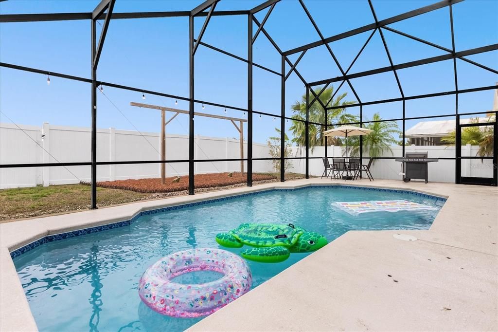 For Sale: $469,000 (5 beds, 3 baths, 2531 Square Feet)