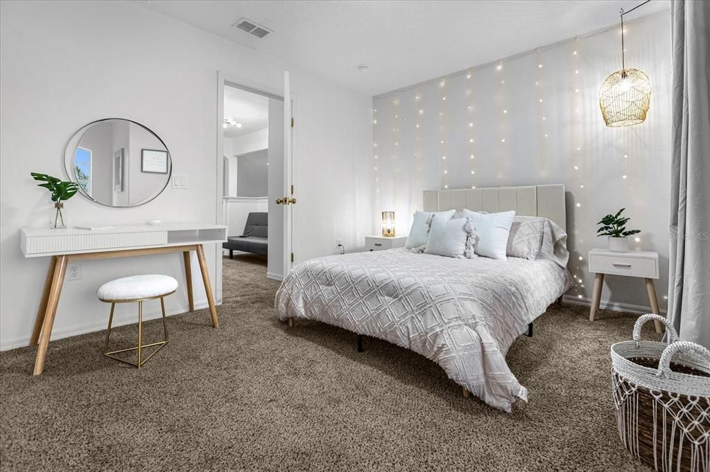 For Sale: $469,000 (5 beds, 3 baths, 2531 Square Feet)