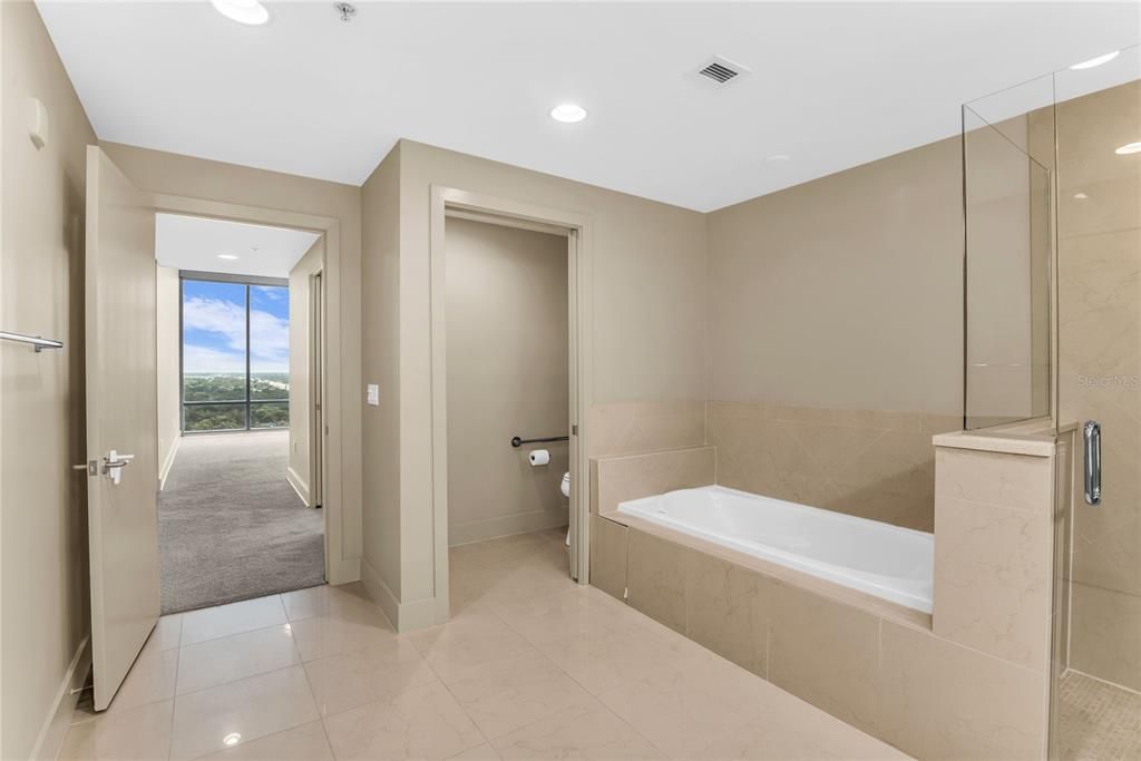 For Sale: $559,000 (2 beds, 2 baths, 1765 Square Feet)