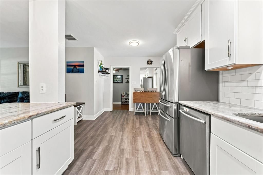 На продажу: $435,000 (4 спален, 2 ванн, 1485 Квадратных фут)