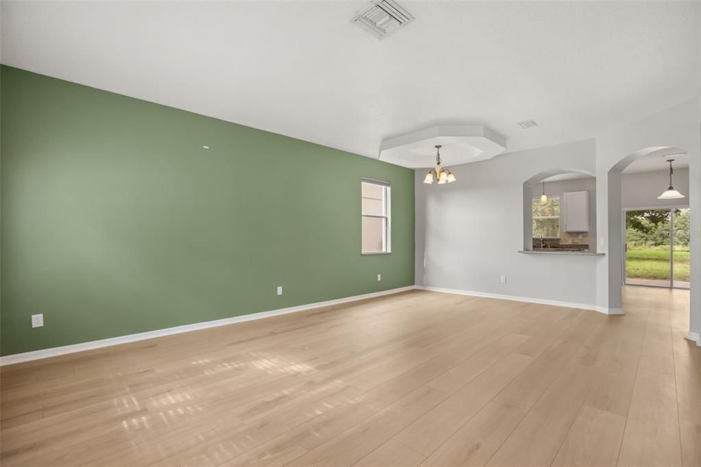 For Rent: $2,825 (4 beds, 2 baths, 2656 Square Feet)