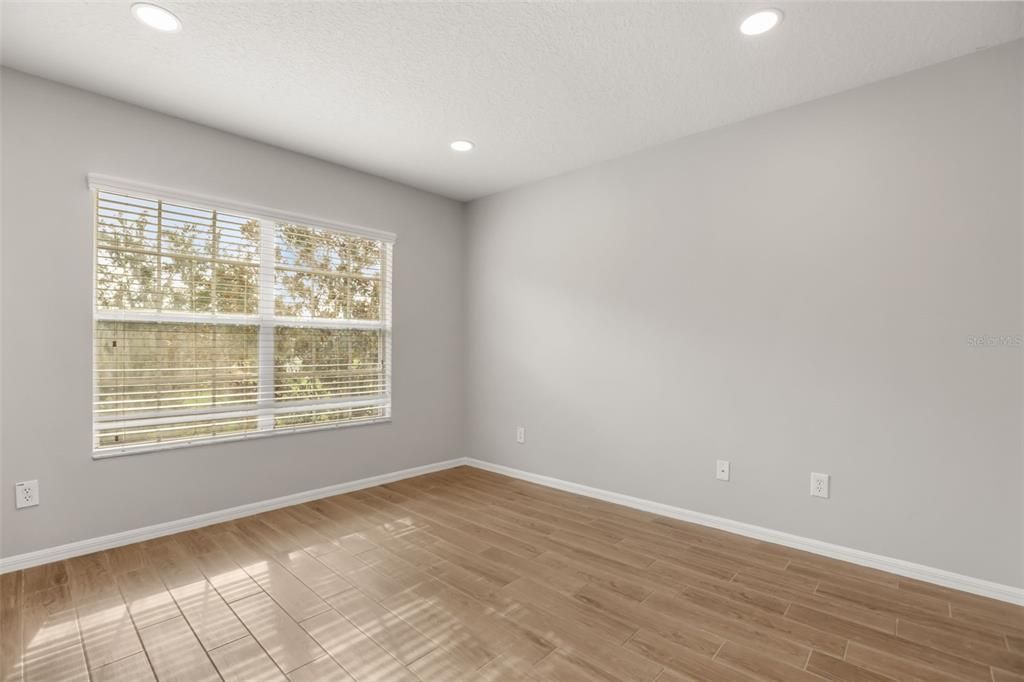For Rent: $2,825 (4 beds, 2 baths, 2656 Square Feet)