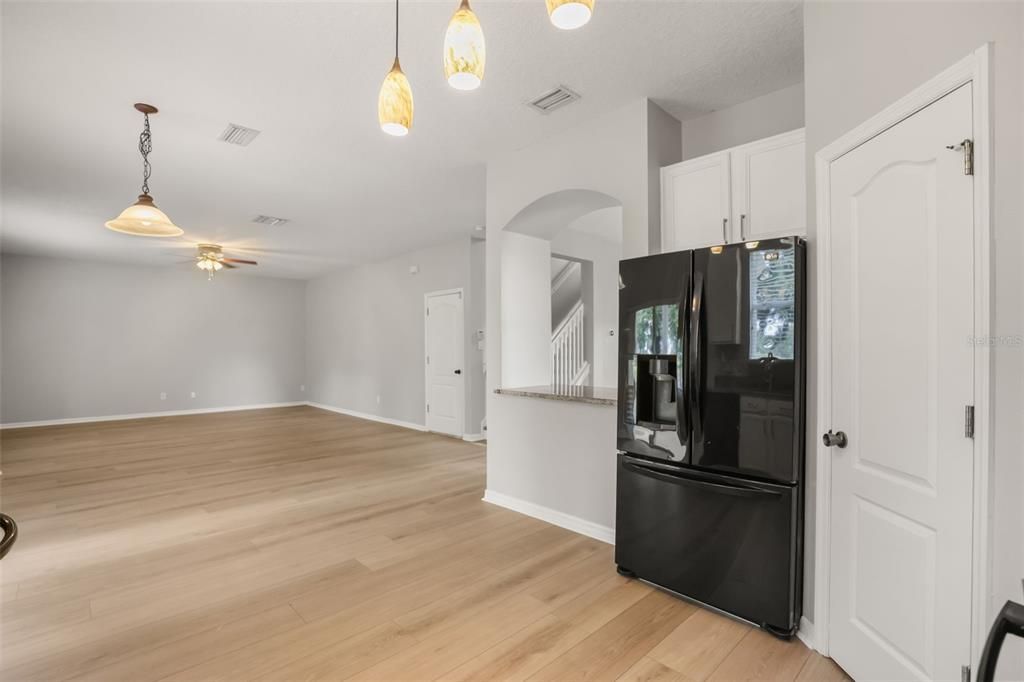 For Rent: $2,825 (4 beds, 2 baths, 2656 Square Feet)
