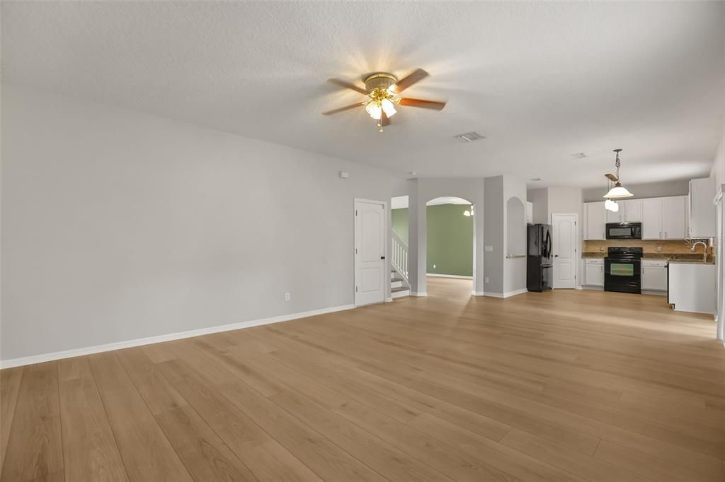 For Rent: $2,825 (4 beds, 2 baths, 2656 Square Feet)