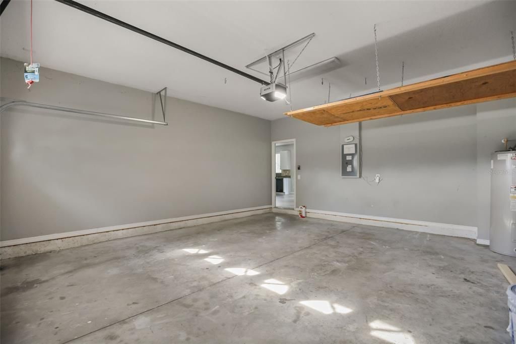 For Rent: $2,825 (4 beds, 2 baths, 2656 Square Feet)