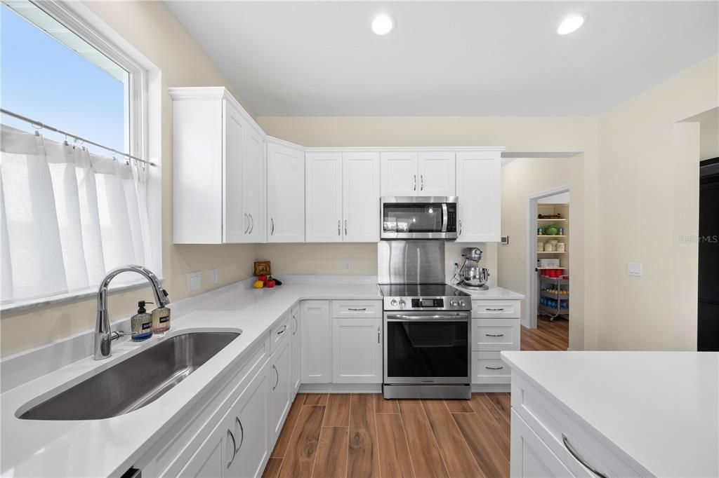 For Sale: $409,900 (3 beds, 2 baths, 2053 Square Feet)