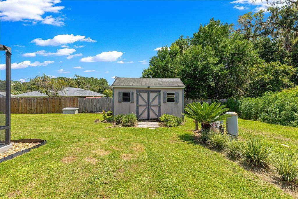 For Sale: $385,000 (4 beds, 2 baths, 1911 Square Feet)