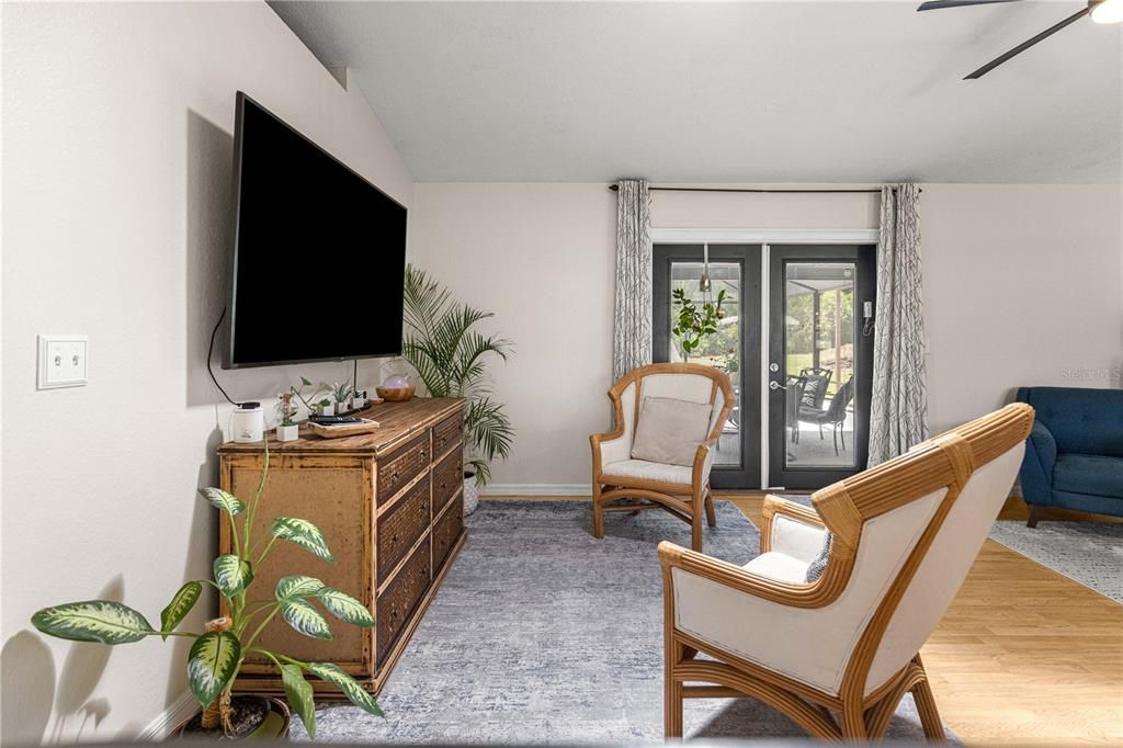 For Sale: $385,000 (4 beds, 2 baths, 1911 Square Feet)