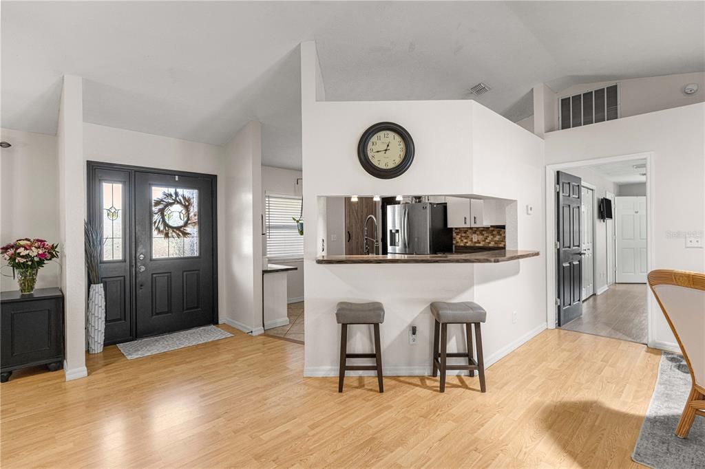 For Sale: $385,000 (4 beds, 2 baths, 1911 Square Feet)