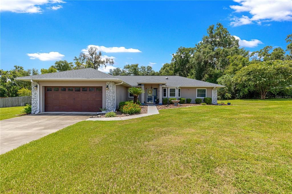 For Sale: $385,000 (4 beds, 2 baths, 1911 Square Feet)