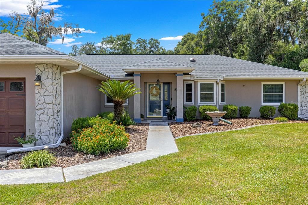 For Sale: $385,000 (4 beds, 2 baths, 1911 Square Feet)