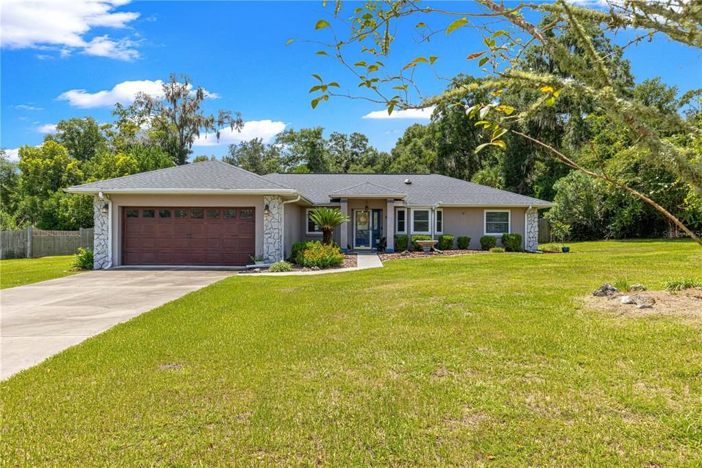 For Sale: $385,000 (4 beds, 2 baths, 1911 Square Feet)