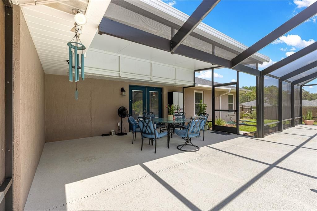 For Sale: $385,000 (4 beds, 2 baths, 1911 Square Feet)