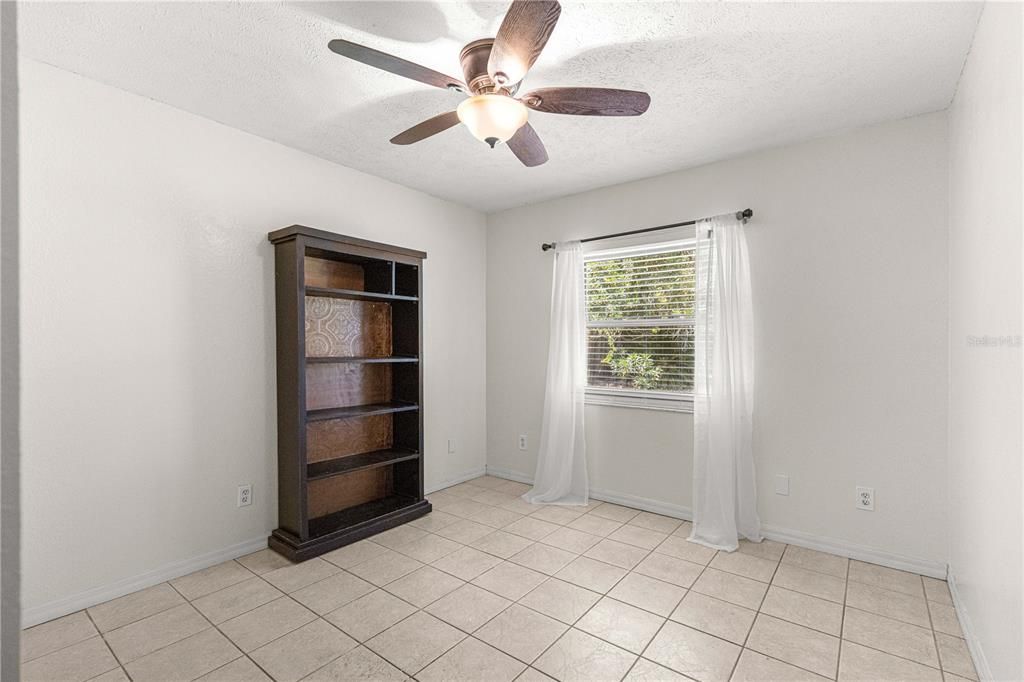 For Sale: $385,000 (4 beds, 2 baths, 1911 Square Feet)